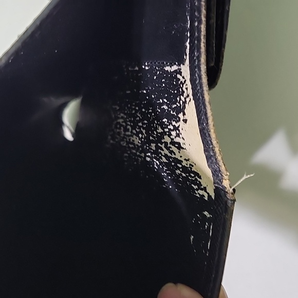 LOUIS VUITTON Small Black Epi Wallet - Picture 9 of 12